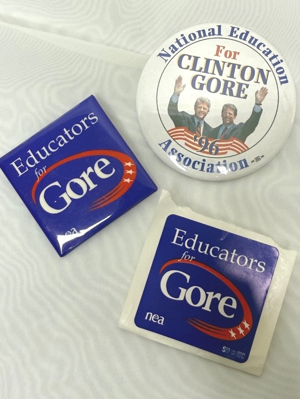 1996 Clinton Gore NEA Educators for Gore Pin Button Sticker Set